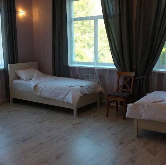 Hôtel V Ugliche   Hostel