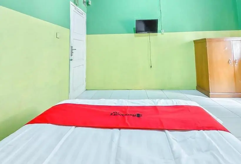 ホテル Reddoorz Near Tugu Pramuka Cianjur