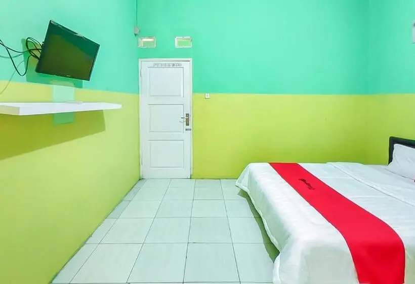 ホテル Reddoorz Near Tugu Pramuka Cianjur