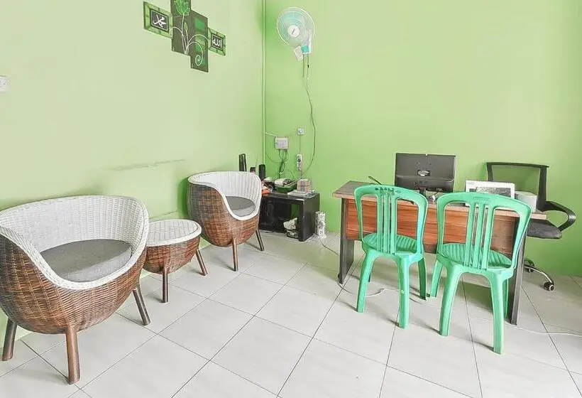 ホテル Reddoorz Near Tugu Pramuka Cianjur