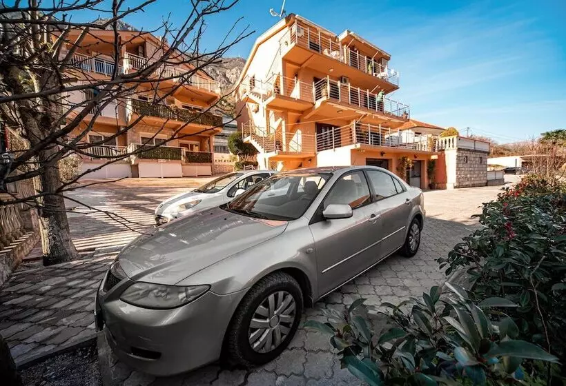 هتل Apartmani Markovic
