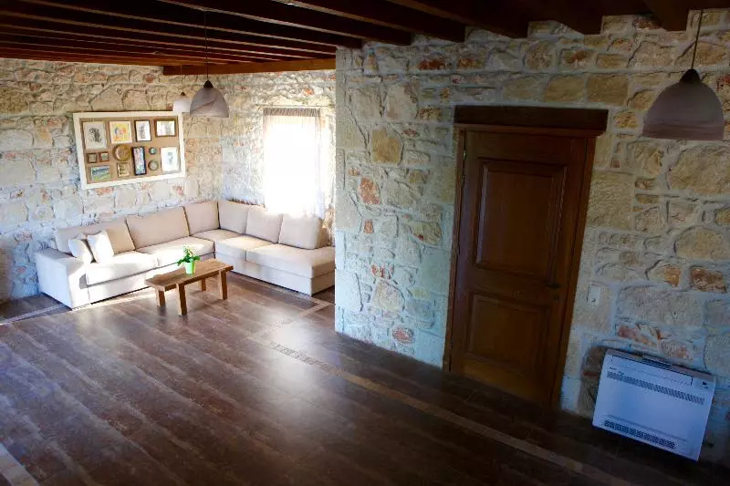 Hotelli Fruit Garden Villa