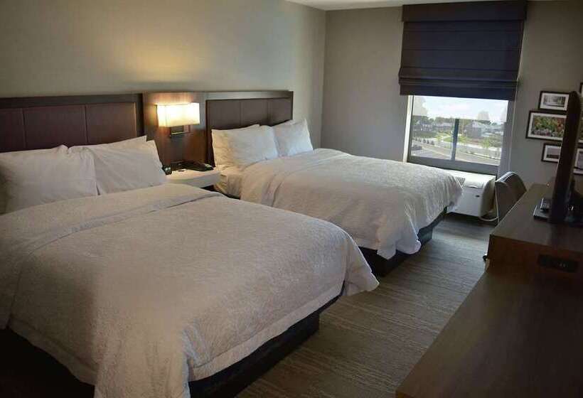 هتل Hampton Inn & Suites Philadelphia/media