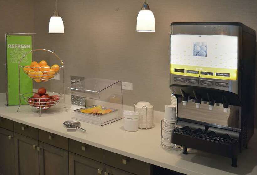 هتل Hampton Inn & Suites Philadelphia/media