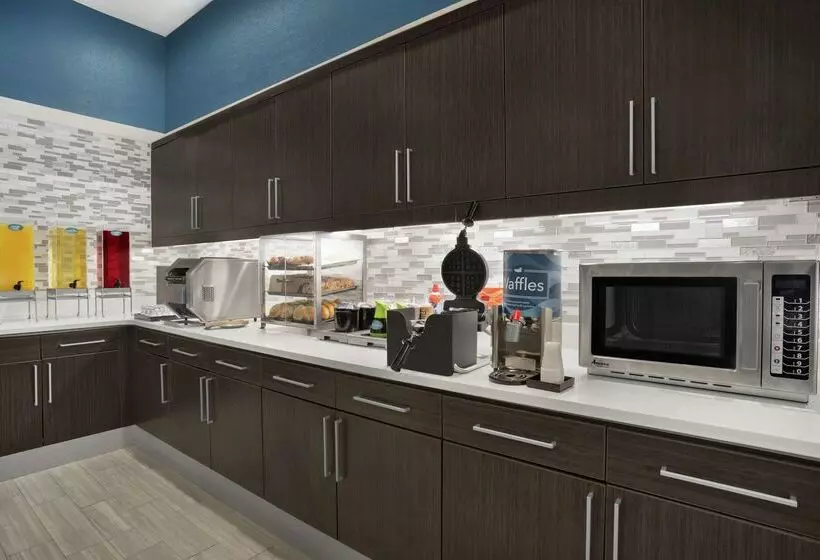 هتل Homewood Suites By Hilton Florence