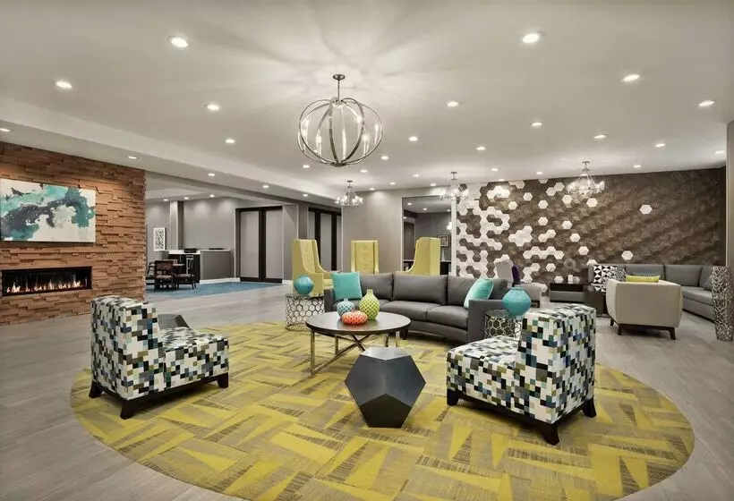 هتل Homewood Suites By Hilton Florence
