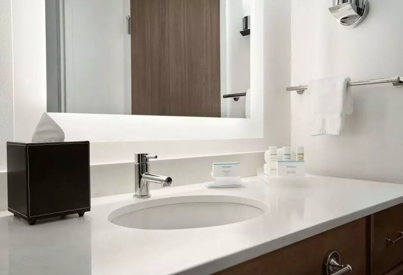 هتل Homewood Suites By Hilton Florence