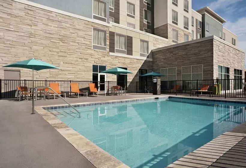 هتل Homewood Suites By Hilton Florence