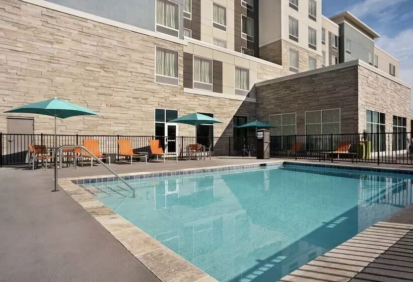 هتل Homewood Suites By Hilton Florence