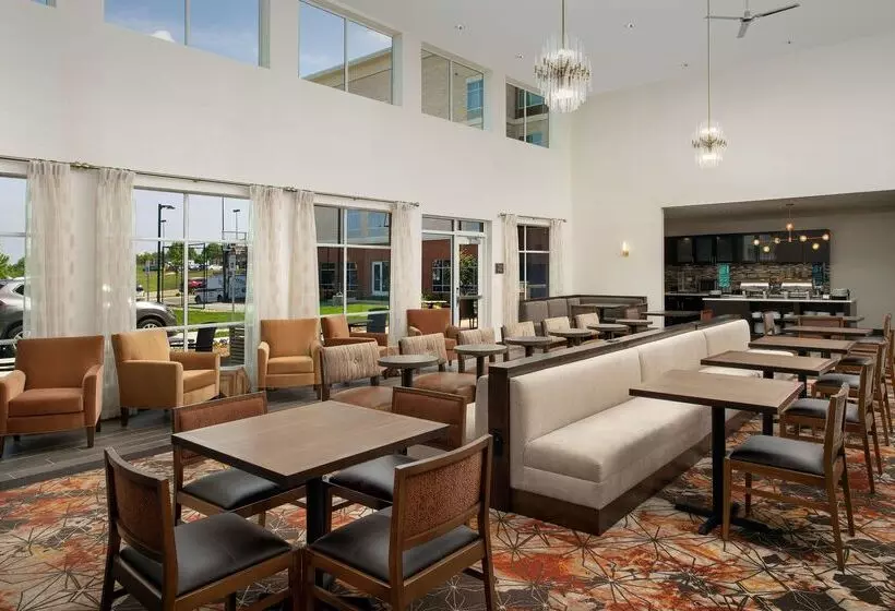 ホテル Homewood Suites By Hilton Kansas City Speedway