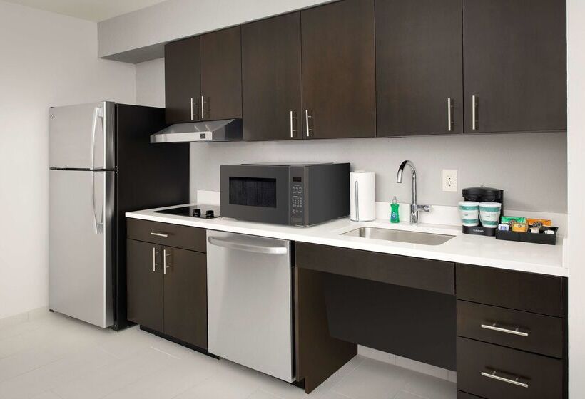 ホテル Homewood Suites By Hilton Kansas City Speedway