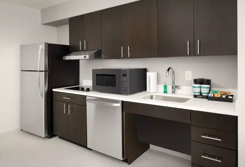 ホテル Homewood Suites By Hilton Kansas City Speedway