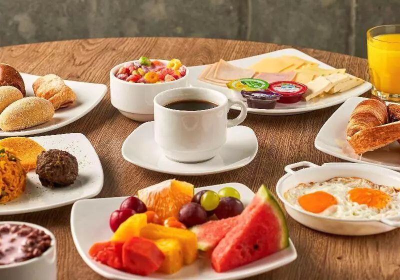 ホテル Ibis Cali Granada