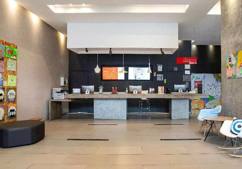 ホテル Ibis Cali Granada