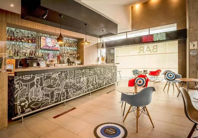 ホテル Ibis Cali Granada
