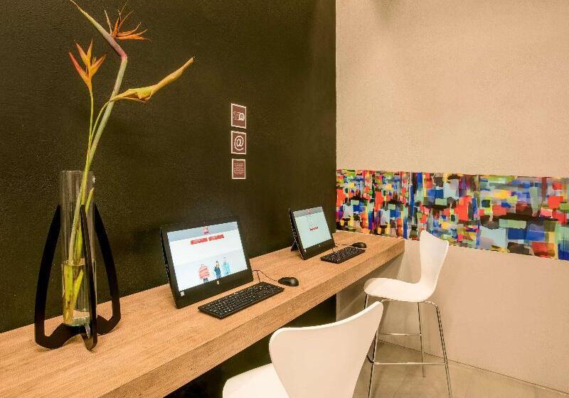 Otel Ibis Cali Granada