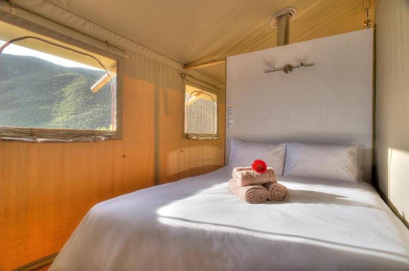 Отель Ingwe Forest Cabins & Adventures