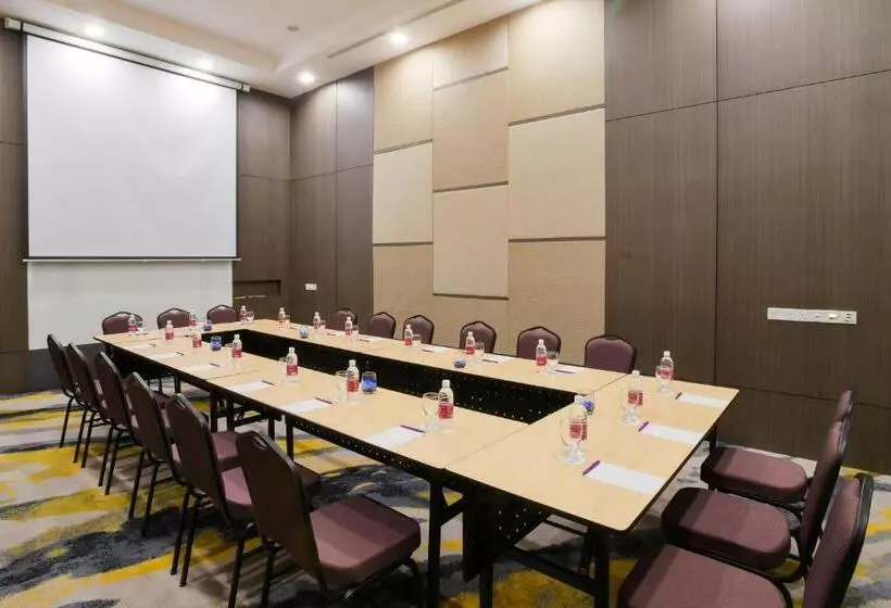 ホテル Mercure Selangor Selayang