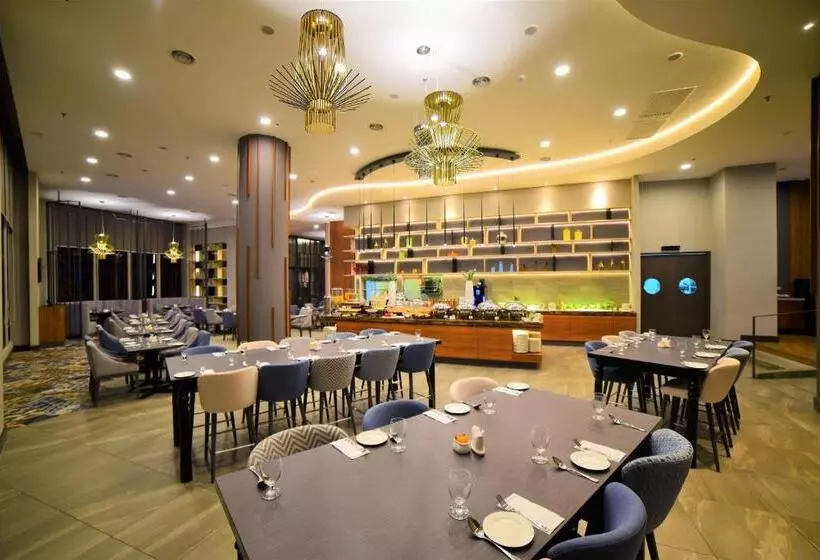 ホテル Mercure Selangor Selayang