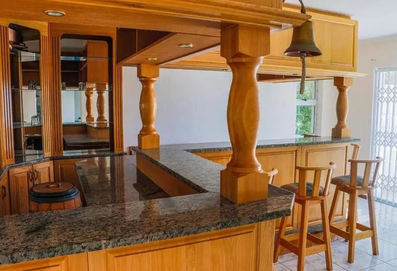 هتل Riversea Guesthouse