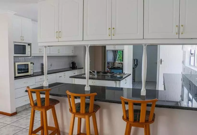 هتل Riversea Guesthouse
