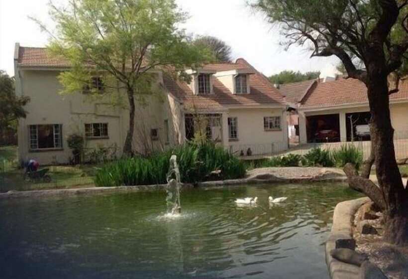 酒店 Royal Olympia Lodges & Safaris Rsa