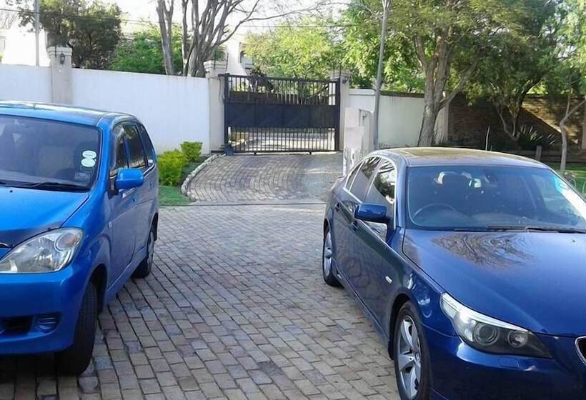 酒店 Royal Olympia Lodges & Safaris Rsa