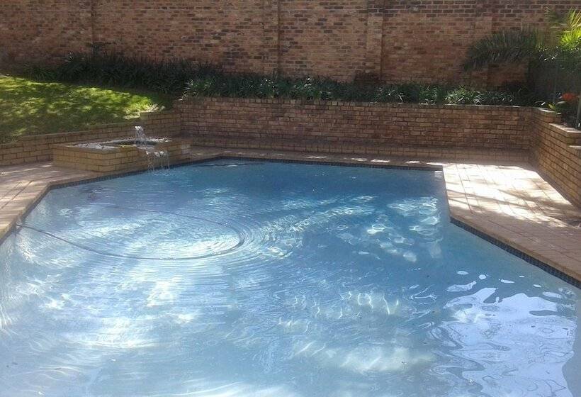 酒店 Royal Olympia Lodges & Safaris Rsa