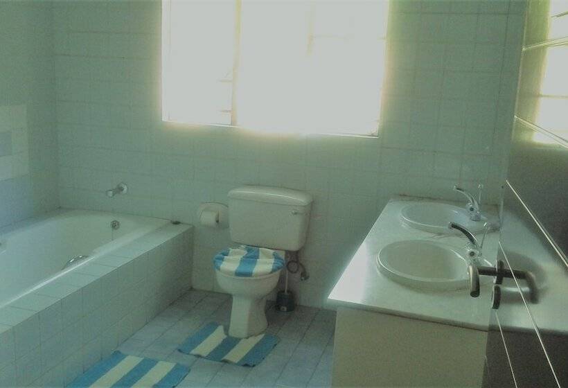 酒店 Royal Olympia Lodges & Safaris Rsa