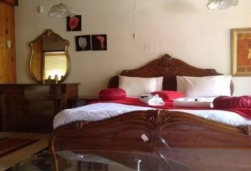 ホテル Royal Olympia Lodges & Safaris Rsa