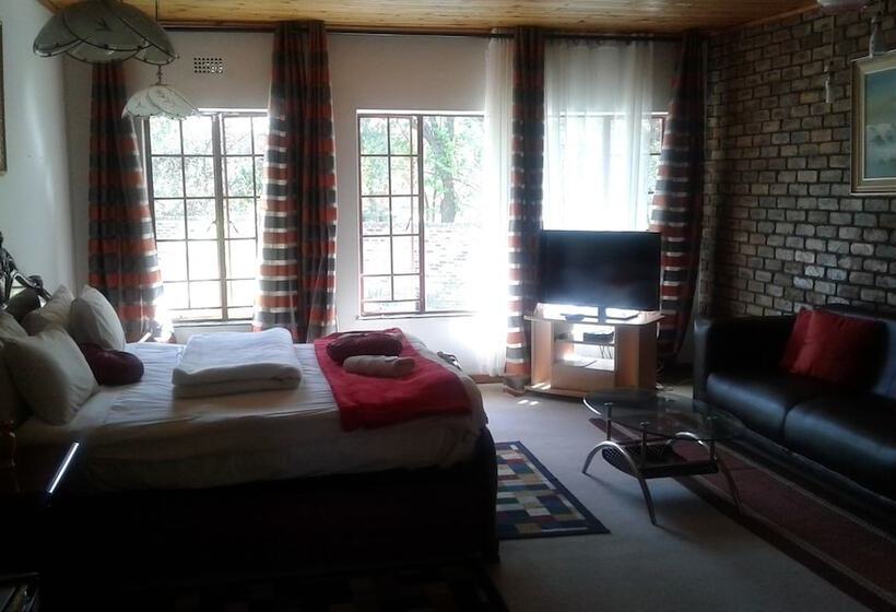 酒店 Royal Olympia Lodges & Safaris Rsa