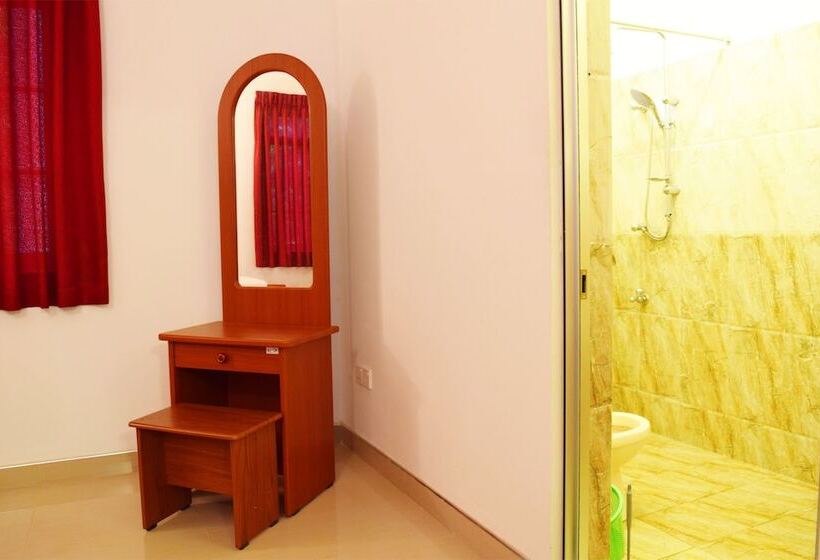 هتل Saffron Guest Inn