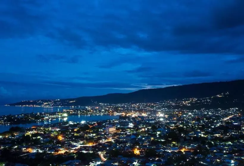 Hotelli Santika Luwuk   Sulawesi Tengah