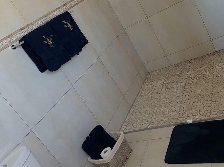 בית מלון כפרי Seagulls Guest House