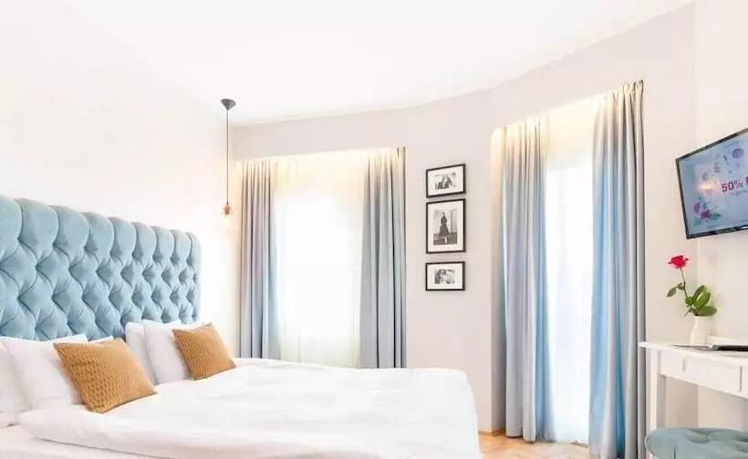 هتل Venis Boutique