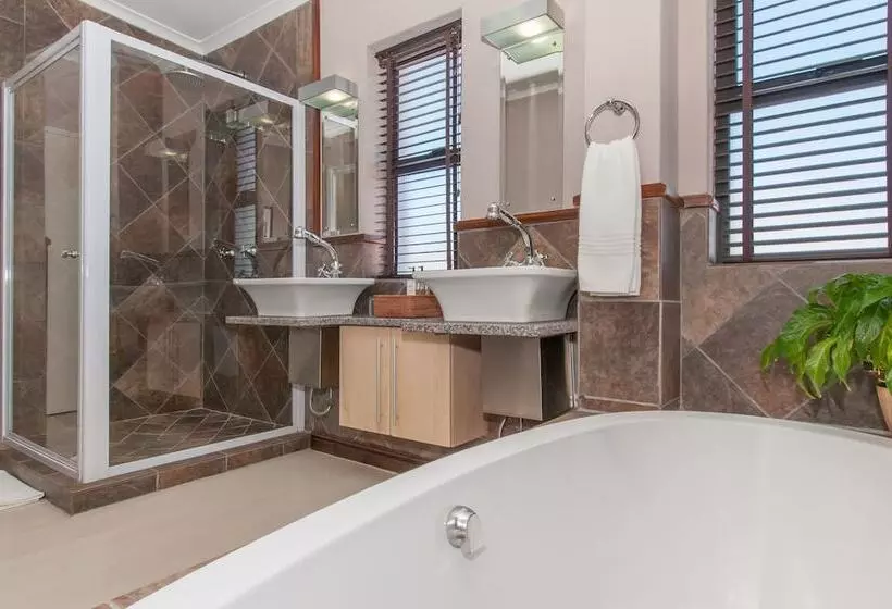 Hotelli Whale Away Guest House