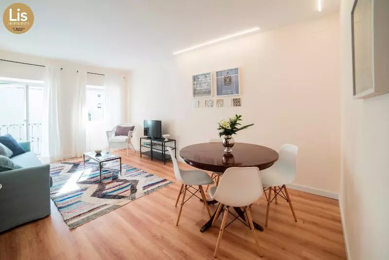 Lis Apartments
