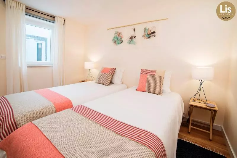 Lis Apartments