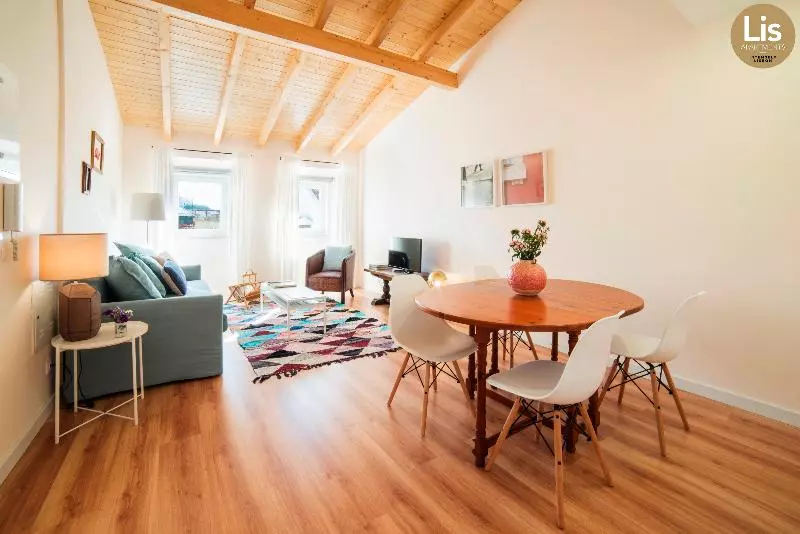 Lis Apartments