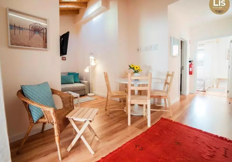 Lis Apartments