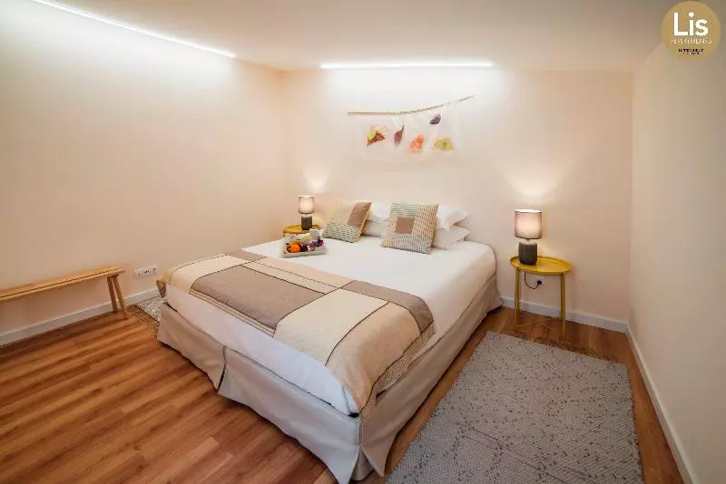 Lis Apartments
