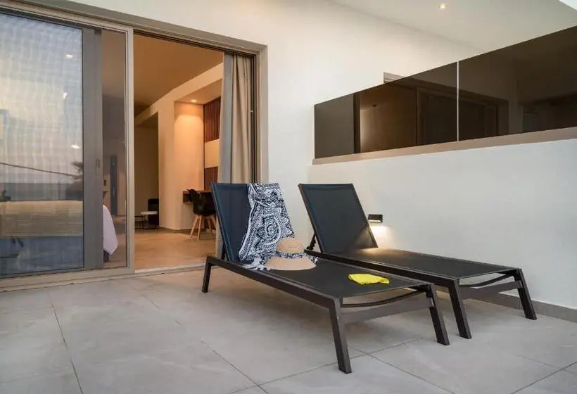 Cove Luxury Suites