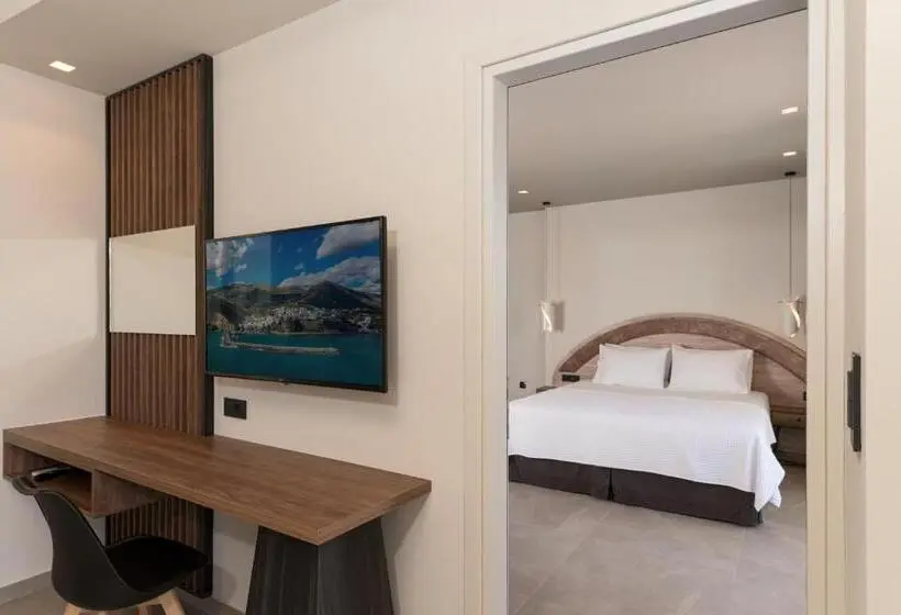 Cove Luxury Suites