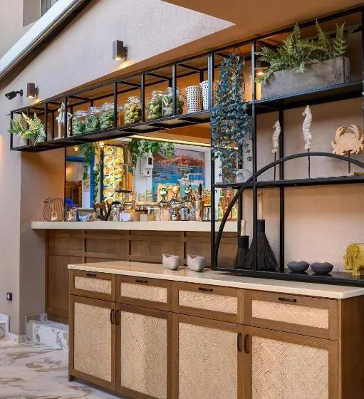 Cove Luxury Suites