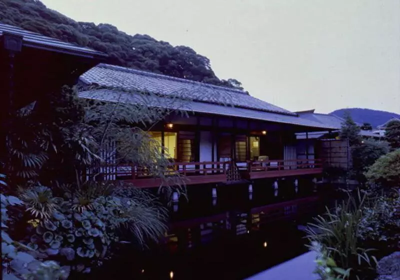 Hotelli Ryokan Hanareya Ishidaya