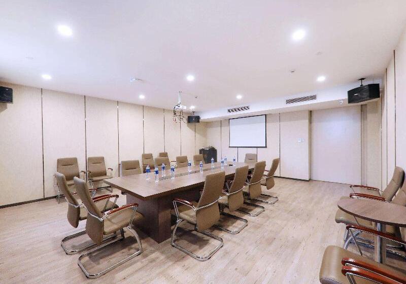 Отель Ibis Styles Gy Bosideng Plz