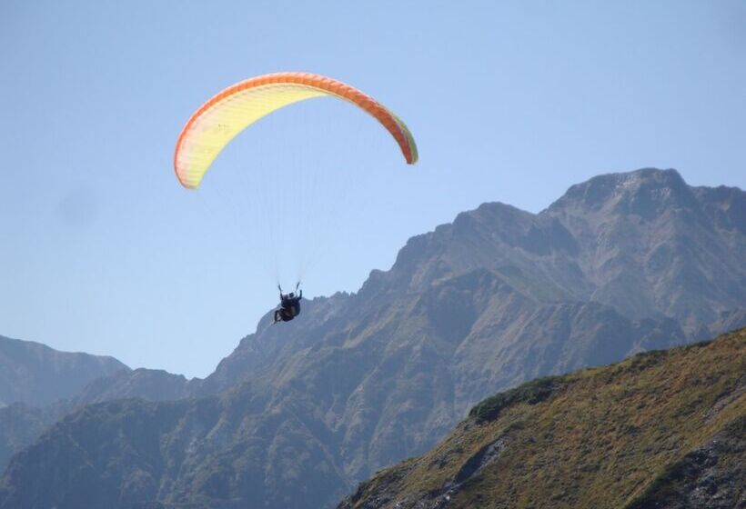 هتل La Montagne Furuhata