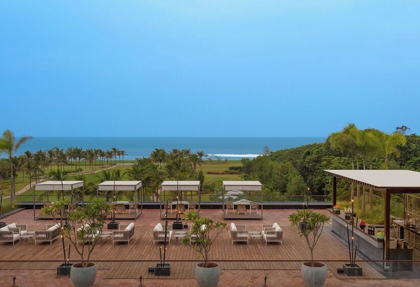 Отель Sheraton Grand Chennai Resort & Spa