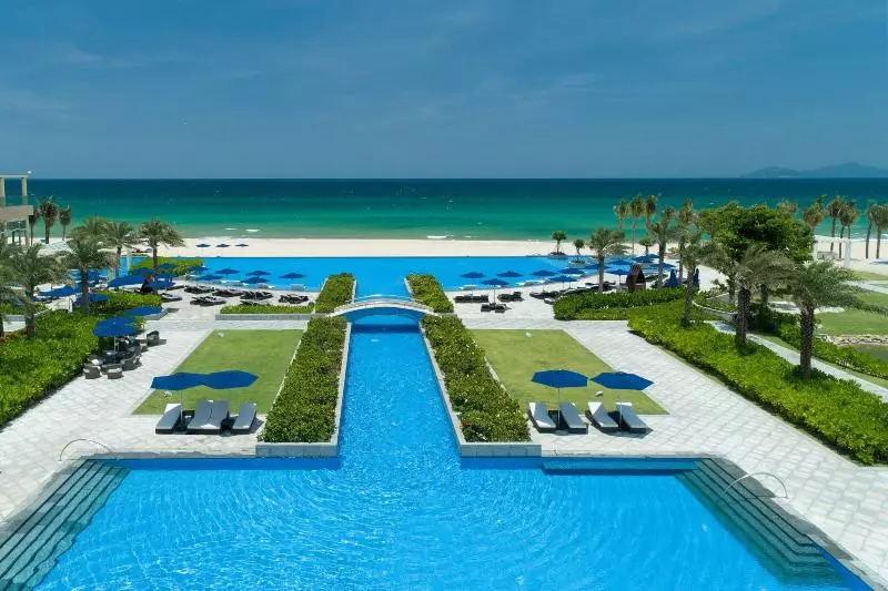 ホテル Sheraton Grand Danang Resort & Convention Center