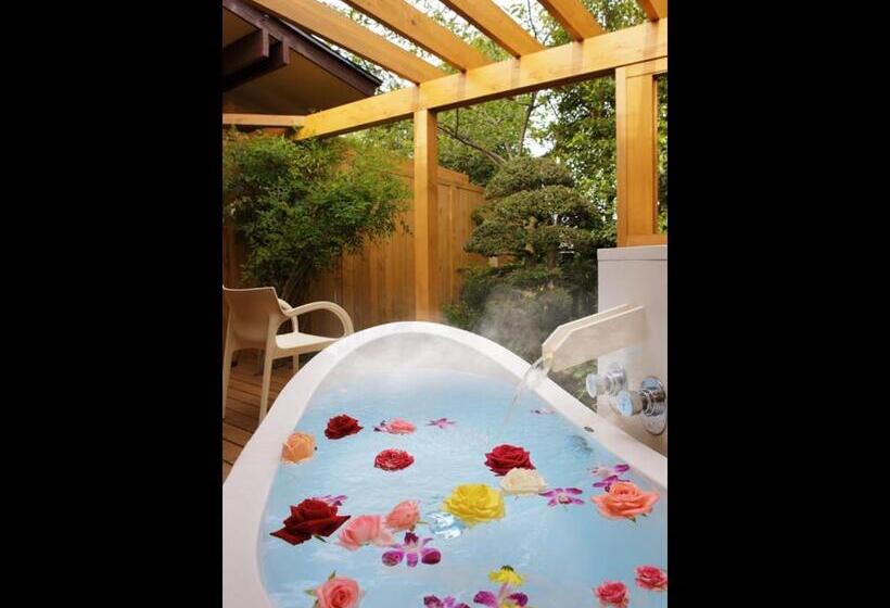 בית מלון כפרי Tsukinoike